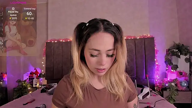 LanaMills  online show from June 2026 04:04:01 AM