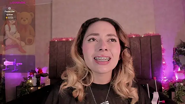 LanaMills  online show from June 2026 05:34:02 AM