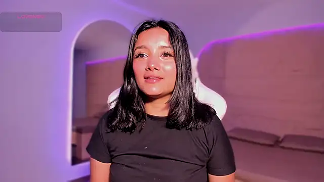 HannahMontgomery online show from December 2025 04:24:01 PM