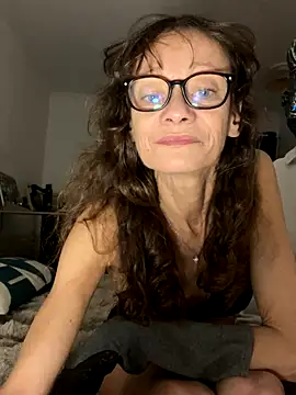 Chris06d22xh online show from October 2025 08:32:01 PM