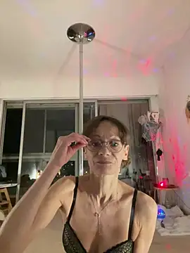 Chris06d22xh online show from February 2026 09:48:02 PM