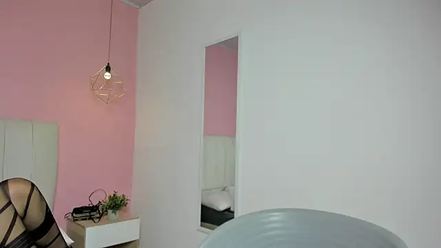 elisabethflores online show from November 2025 09:03:02 PM