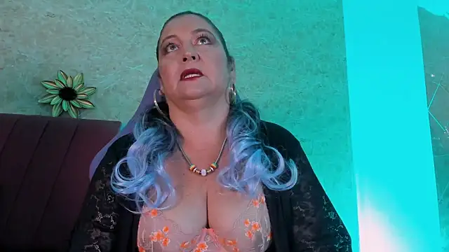 Snapshot of PalomaLombardi chatting on October 2025 08:11:02 PM PalomaLombardi online show from October 2025 08:11:02 PM