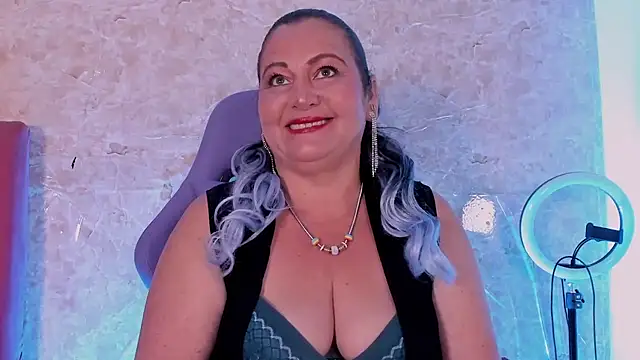 Snapshot of PalomaLombardi chatting on November 2025 08:09:01 PM PalomaLombardi online show from November 2025 08:09:01 PM