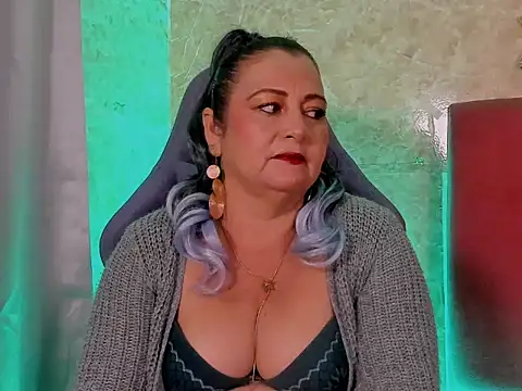 Snapshot of PalomaLombardi chatting on November 2025 08:08:01 PM PalomaLombardi online show from November 2025 08:08:01 PM