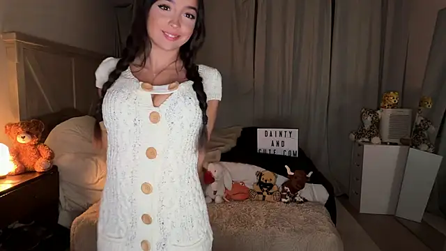 Snapshot of emmyfawn chatting on May 2026 06:20:01 AM emmyfawn online show from May 2026 06:20:01 AM