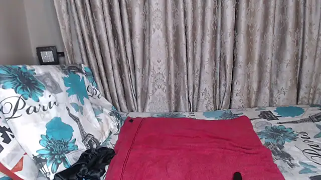 Lunalee online show from March 2026 07:20:02 PM