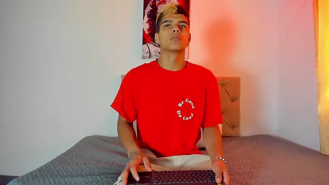 wyatt 3 online show from September 2025 12:54:01 PM