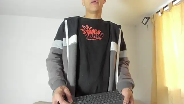 wyatt 3 online show from October 2025 12:01:02 PM