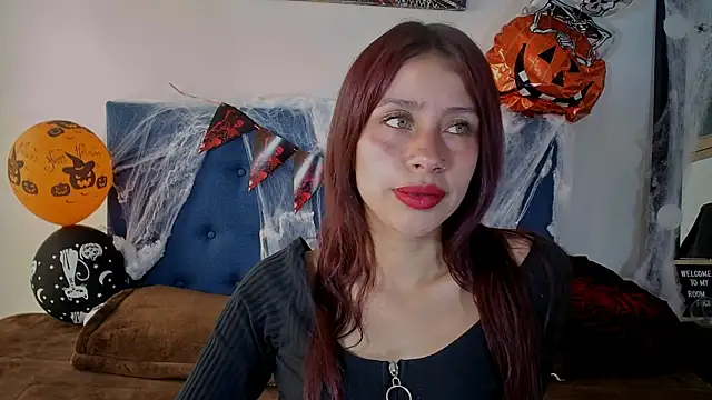 Sofiia Tay online show from October 2025 01:33:02 PM