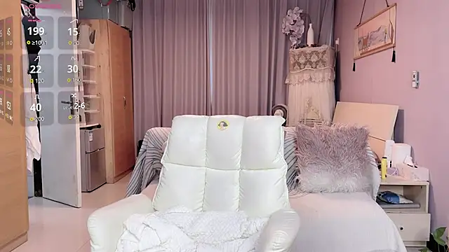 Snapshot of Y2Luvk chatting on October 2025 10:50:02 PM Y2Luvk online show from October 2025 10:50:02 PM