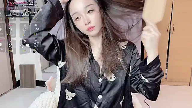 Snapshot of Y2Luvk chatting on November 2025 09:28:01 PM Y2Luvk online show from November 2025 09:28:01 PM