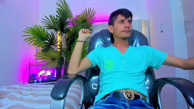 Snapshot of Wicked_Twink chatting on October 2025 01:17:01 PM Wicked Twink online show from October 2025 01:17:01 PM
