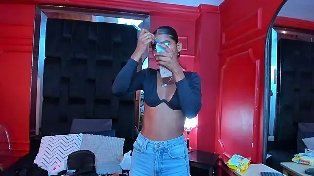 halleylorens online show from June 2026 12:16:02 PM