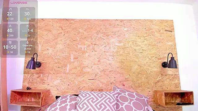 santiblack7 online show from September 2025 06:31:02 PM