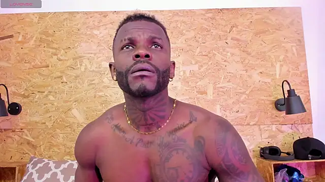 santiblack7 online show from October 2025 07:36:02 PM