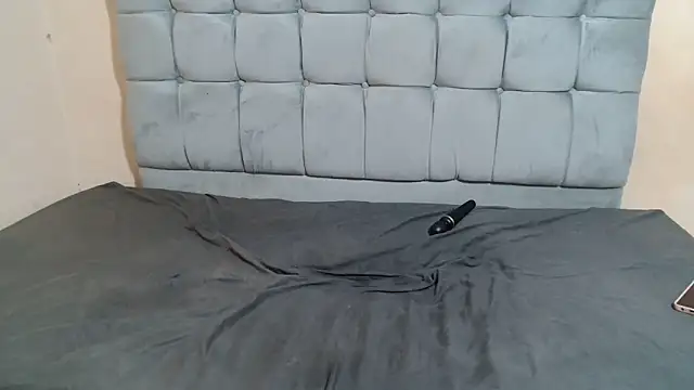 curveAss222 online show from December 2025 03:52:02 PM