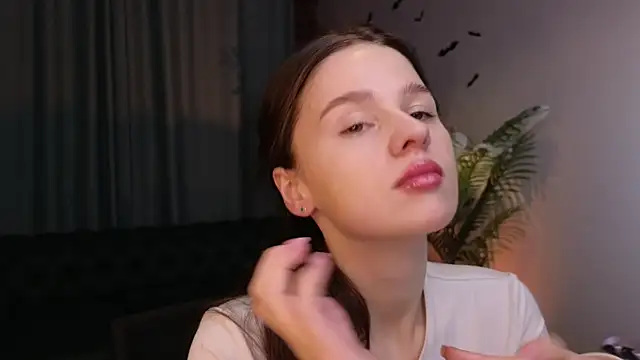 Olivia Farrell online show from October 2025 12:50:01 PM