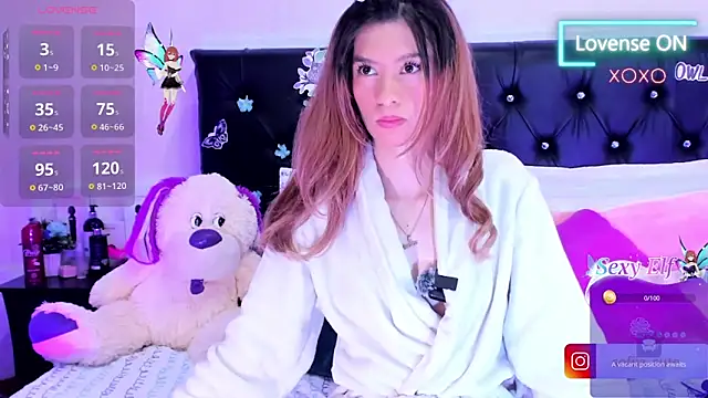 Snapshot of Sofiia_cute_ chatting on April 2026 05:00:02 AM Sofiia cute online show from April 2026 05:00:02 AM