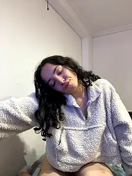 aliceclair  online show from October 2025 06:01:01 AM