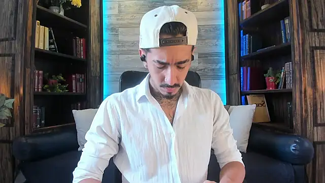 Donovan Desmond online show from October 2025 07:47:01 PM