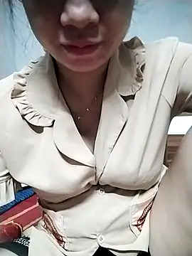 Snapshot of Mie_rose chatting on September 2025 02:31:01 PM Mie rose online show from September 2025 02:31:01 PM