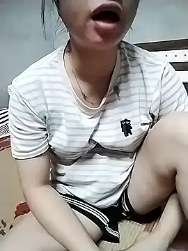 Snapshot of Mie_rose chatting on October 2025 01:52:01 PM Mie rose online show from October 2025 01:52:01 PM