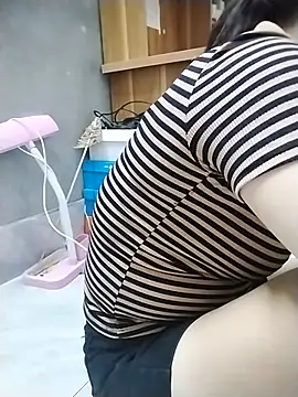 Snapshot of Mie_rose chatting on October 2025 12:31:01 AM Mie rose online show from October 2025 12:31:01 AM