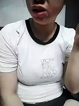Snapshot of Mie_rose chatting on June 2026 12:26:02 AM Mie rose online show from June 2026 12:26:02 AM