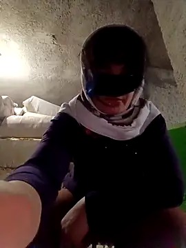 Snapshot of ezgi2545 chatting on October 2025 06:10:01 PM ezgi2545 online show from October 2025 06:10:01 PM