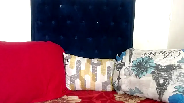 BUNNYCHOWX28 online show from February 2026 04:01:01 PM