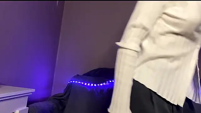 snowy lisa online show from February 2026 11:39:01 AM