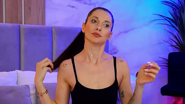 EllyLynn online show from February 2026 07:15:02 PM