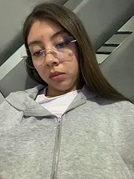 Sara-cooper2 online show from April 2026 02:48:02 AM