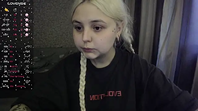 Snapshot of vendymories chatting on October 2025 06:19:01 AM vendymories online show from October 2025 06:19:01 AM