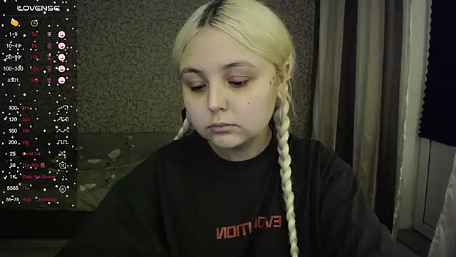 Snapshot of vendymories chatting on October 2025 11:14:01 PM vendymories online show from October 2025 11:14:01 PM