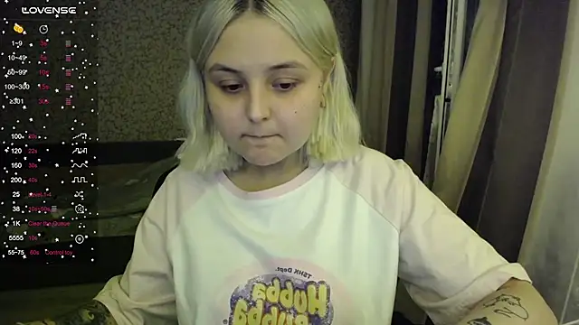 Snapshot of vendymories chatting on October 2025 12:10:02 AM vendymories online show from October 2025 12:10:02 AM