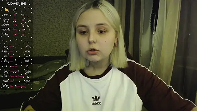 Snapshot of vendymories chatting on November 2025 02:22:01 AM vendymories online show from November 2025 02:22:01 AM