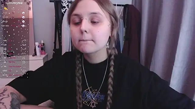 Snapshot of vendymories chatting on March 2026 01:39:01 PM vendymories online show from March 2026 01:39:01 PM