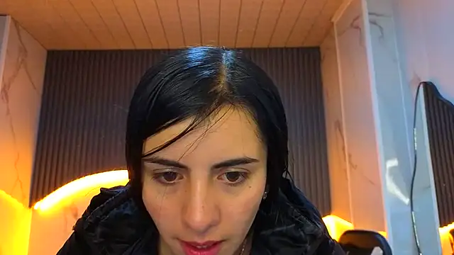 Eilyn love b online show from October 2025 12:40:02 PM