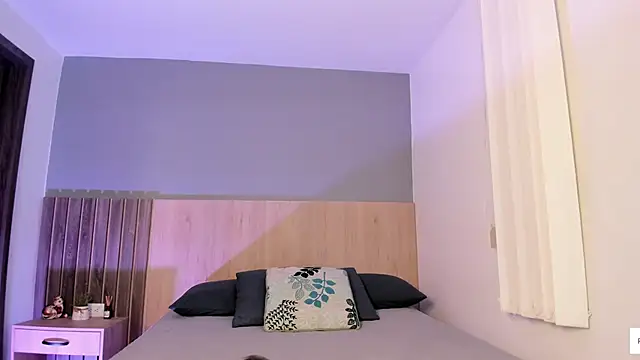  Ashly 77 online show from September 2025 07:28:02 PM