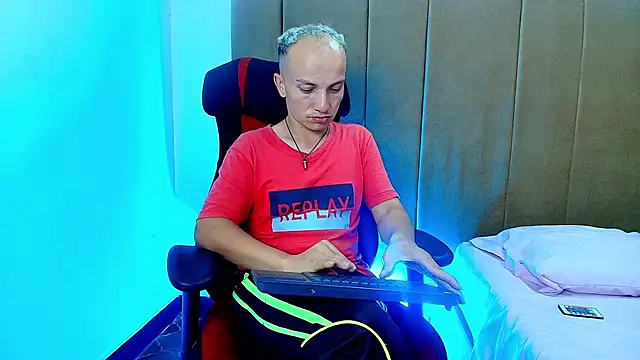 Snapshot of DaddyPoweer chatting on September 2025 10:02:01 PM DaddyPoweer online show from September 2025 10:02:01 PM