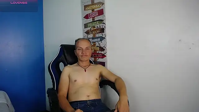 Snapshot of DaddyPoweer chatting on October 2025 11:50:01 PM DaddyPoweer online show from October 2025 11:50:01 PM