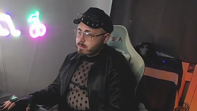 Snapshot of FabianKinky chatting on October 2025 11:55:02 AM FabianKinky online show from October 2025 11:55:02 AM