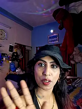 Love Beauty01 online show from June 2026 06:56:01 PM
