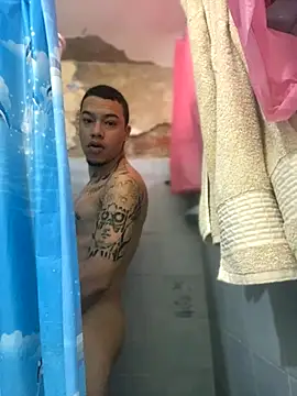 Snapshot of AlphaMasterXxx chatting on September 2025 01:10:01 PM AlphaMasterXxx online show from September 2025 01:10:01 PM