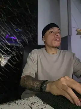 Snapshot of AlphaMasterXxx chatting on October 2025 01:47:02 AM AlphaMasterXxx online show from October 2025 01:47:02 AM