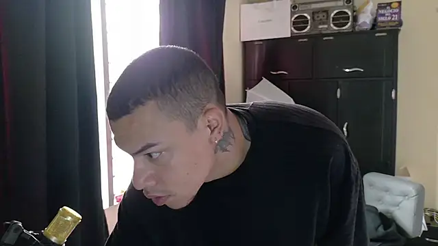 Snapshot of AlphaMasterXxx chatting on October 2025 02:03:02 PM AlphaMasterXxx online show from October 2025 02:03:02 PM