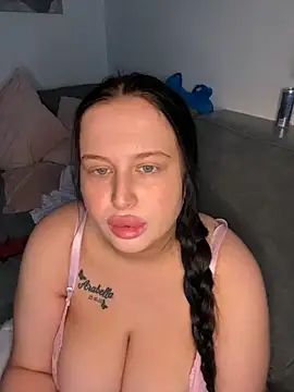 brunetteGirl274 online show from November 2025 09:28:01 PM