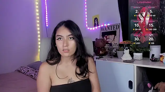 namiiwhite online show from October 2025 05:41:02 PM